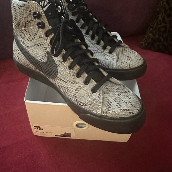 Unisex One of a kind. Exclusive. Nike Blazer - Picture 8 of 8